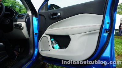 Jeep Compass bottle holder review