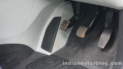 Jeep Compass dead pedal review