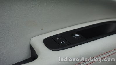 Jeep Compass door lock and unlock review