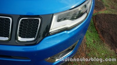 Jeep Compass grille slot review