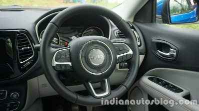 Jeep Compass steering wheel review