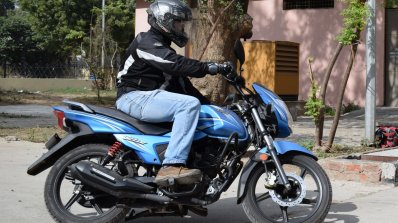 TVS Victor review motion side lean