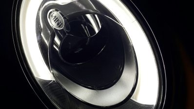 Mini Cooper S with JCW Tuning Kit 2017 headlamp Review