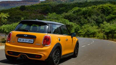 Mini Cooper S with JCW Tuning Kit 2017 rear quarter Review