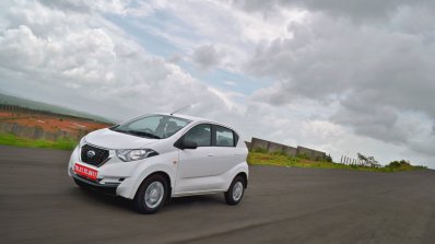 Datsun redi-GO 1.0 Review front left tracking shot