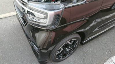2017 Honda N-Box Custom (facelift) headlamp