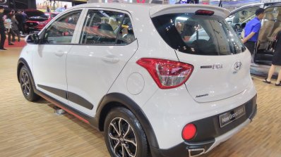 2017 Hyundai Grand i10X (facelift) rear quarter 2017 GIIAS Live