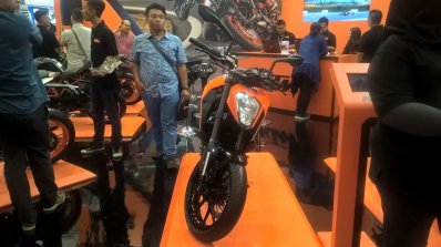 2017 KTM 250 Duke front at GIIAS 2017