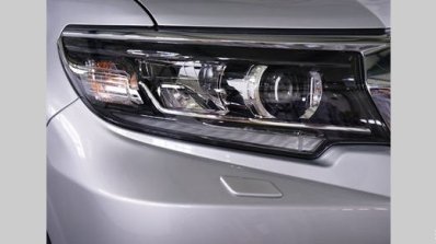 2018 Toyota Land Cruiser Prado (facelift) headlamp spy shot