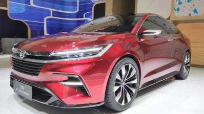 Daihatsu DN F-Sedan GIIAS 2017 front angle view