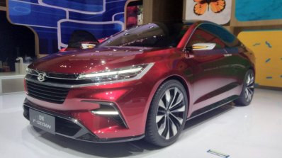 Daihatsu DN F-Sedan GIIAS 2017 front three quarters