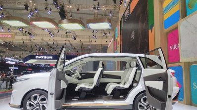 Daihatsu DN Multisix Concept at GIIAS 2017 side view doors open