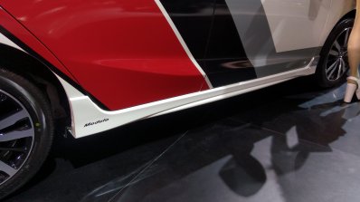 Honda Jazz Facelift RS at GIIAS 2017 side skirt