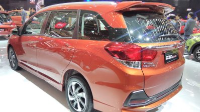 Honda Mobilio RS GIIAS 2017 left rear three quarters