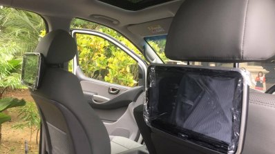 Hyundai H-1 Limited II multimedia displays