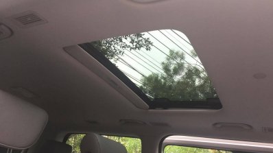 Hyundai H-1 Limited II rear sunroof