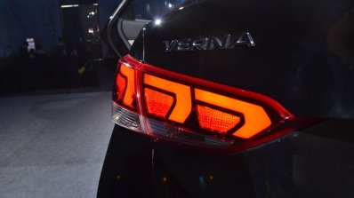 Hyundai Verna 2017 badge