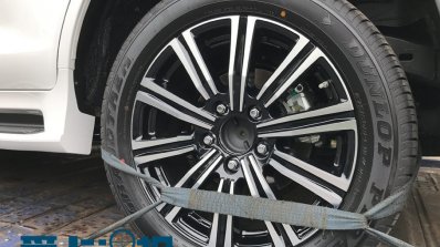 Lexus LX 570 Superior wheel spy shot
