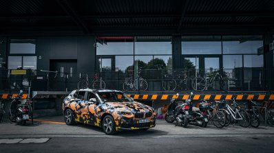 Production BMW X2 in urban livery front quarter