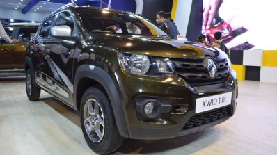 Renault Kwid 1.0L front three quarters at Nepal Auto Show 2017