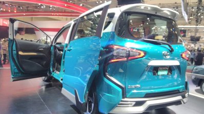 Toyota Sienta Ezzy GIIAS 2017 Live Images left rear three quarters door open