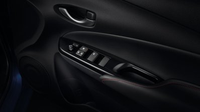 Toyota Yaris ATIV door panel