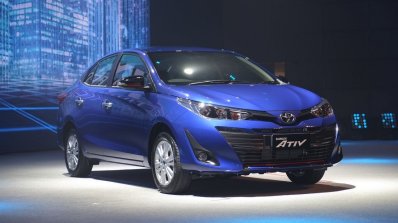 Toyota Yaris ATIV front three quarters right side