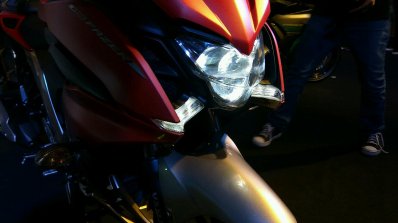 Yamaha Fazer 25 India launch red headlamp