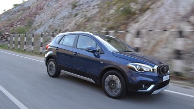 2017 Maruti S-Cross facelift front three quarter action