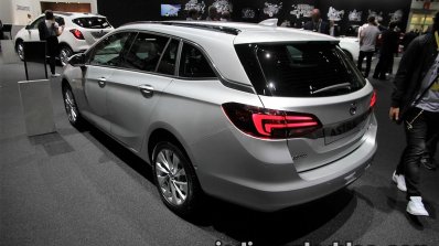 17 Opel Astra Cng Showcased At Iaa 17 Live