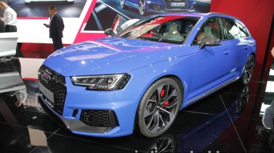 2018 Audi RS4 Avant front three quarters at the IAA 2017