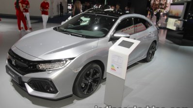 2018 Honda Civic diesel front three quarters at IAA 2017