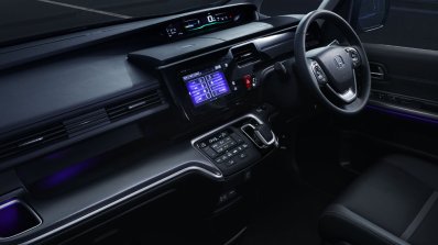 2018 Honda Step WGN Spada (facelift) dashboard