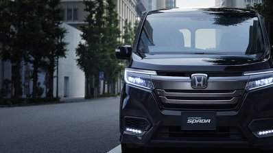 2018 Honda Step WGN Spada (facelift) front