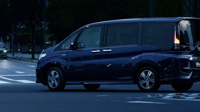 2018 Honda Step WGN Spada (facelift) rear three quarters