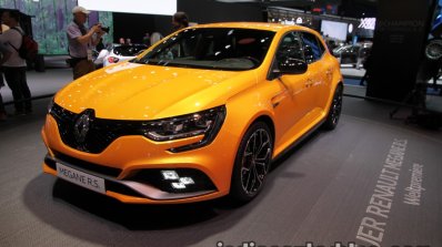 2018 Renault Megane R.S. front three quarters left at IAA 2017