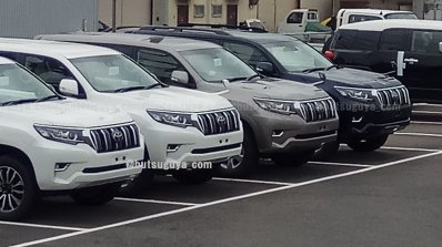 2018 Toyota Land Cruiser Prado (facelift) front three quarters spy shot