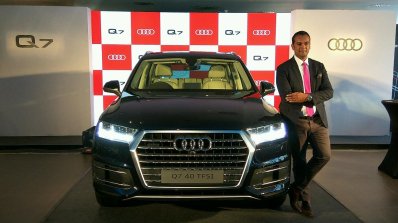 Audi Q7 Petrol 40 TFSI front view