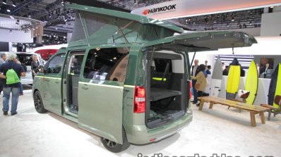Citroen SpaceTourer Rip Curl Concept rear three quarters at IAA 2017