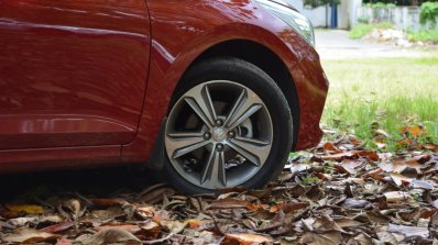 Hyundai Verna 2017 test drive review alloy wheels
