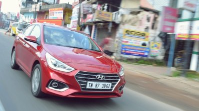 Hyundai Verna 2017 test drive review front tracking shot