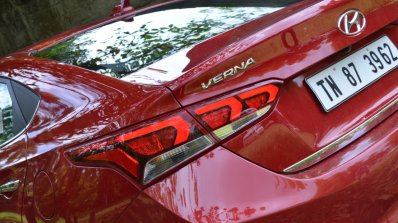 Hyundai Verna 2017 test drive review tail lamp