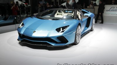 Lamborghini Aventador S Roadster front three quarters left side at the IAA 2017