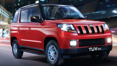 Mahindra TUV300 T10 front three quarters
