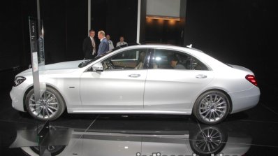 Mercedes-Benz S 560 e side at IAA 2017