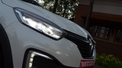 Renault Captur LED headlamps