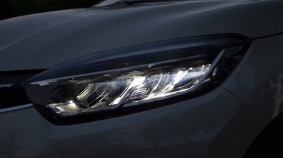 Renault Captur headlamps