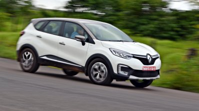 Renault Captur test drive review cornering shot