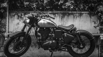 Royal Enfield Classic 500 RE-500 Basic by Rajputana Customs left side black and white