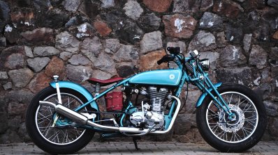 Vintage Royal Enfield Classic 500 Puranam Designs right side